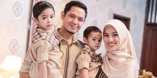 #DiRumahAja, Ini yang Dilakukan Dude Harlino Agar Anak-anak Tidak Bosan