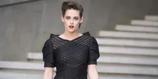 Dirumorkan Lesbian, Kristen Stewart Dapat Restu Dari Ibunya