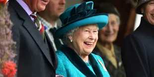 Disebut Marah Besar oleh Media Inggris, Ratu Elizabeth II Ternyata Restui Keputusan Pangeran Harry &#38; Meghan Markle