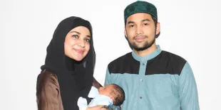 Dishalawati Teuku Wisnu, Baby Adam Tersenyum