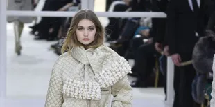 Disindir Haters, Gigi Hadid 'Tampar Balik' Dengan Elegan