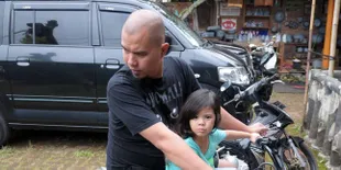 Disuruh Pilih Al Ghazali Atau Shafeea, Ahmad Dhani Tahan Tangis