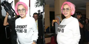 Ditanya Alasan Mantan Suami Nggak Adzani Anak, Nikita Mirzani: Bisa Adzan Emang Dia?