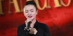 Ditanya Pancasila Sila 1 Sampai 5, Apa Zaskia Gotik Sudah Hafal?