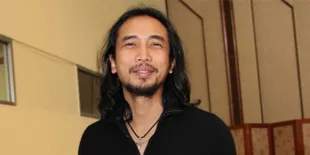 Ditanya Tak Serumah Lagi Dengan Istri, Piyu Tak Bisa Jawab