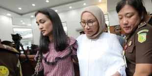 Ditemani Atiqah Hasiholan, Ratna Sarumpaet Mengaku Bahagia Akhirnya Bisa Bebas
