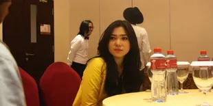 Ditinggal Cowok, Otak dan Hati Isyana Sarasvati Nggak Sama