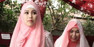 Ditinggal Ibu Umroh, Ayu Ting Ting Enggan Pakai Jasa Babysitter