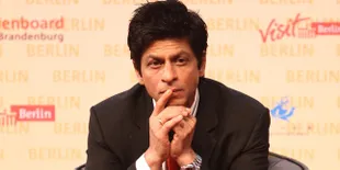 Ditinggal Suhana dan AbRam Khan, SRK Kesepian Teringat Sosok Ayah