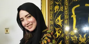 Dituding Lakukan Pengalihan Isu, Ini Alasan Yulia Mochammad Unggah Foto Pria Lain