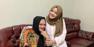 Dituding Menjauhkan Istri dari Sule dan Usir Ibu Mertua, Teddy Ungkap Soal Perhiasan Rp 250 Juta yang Diberikan Lina Untuk Ibunda