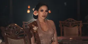 Dituding Suka Sesama Jenis, Nikita Mirzani Akui Pernah Berhubungan dengan Wanita