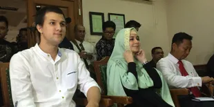 Dituduh Beri Sambal Anak Risty Tagor, Ini Komentar Stuart Collin