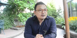 Dituduh Lakukan Pelecehan Seksual, Sutradara Ini Akhirnya Mengaku Gay