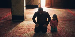 Doa Buat Orang Tua yang Sudah Meninggal, Ketahui Bacaan dan Artinya