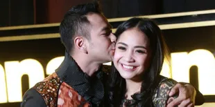 Doa Raffi Ahmad Untuk Tahun 2017 Bersama Gigi, Singkat Tapi Manis
