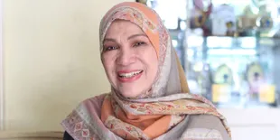 Dorce Gamalama, Sejak Usia 7 Tahun Diam-Diam Pengen Pakai Rok