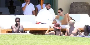 Double Date Romantis Kendall Jenner dan Khloe Kardashian di Punta Mita, Meksiko