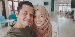 Dude Harlino dan Alyssa Soebandono Telah Persiapkan Lima Sampai Enam Nama Buat Anak Ketiganya