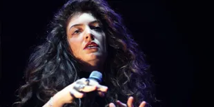 Duet Rihanna dan Eminem Tak Mampu Kalahkan Lorde