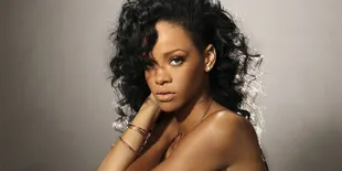 Dukung Acara Amal, Rihanna Berpose Tanpa Celana