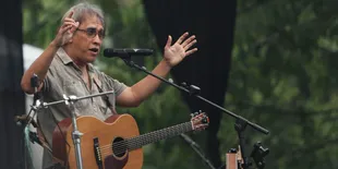 Dukung Deklarasi Pangan, Iwan Fals 'Bakar' UI