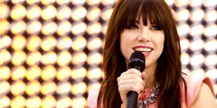 Dukung Hak Gay, Carly Rae Jepsen Batalkan Show