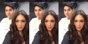 Duo Rupawan, Bunda Maia - Al Ghazali Pemotretan Bareng