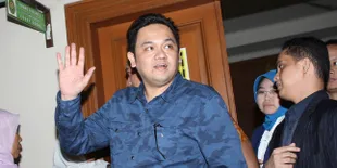 EDH Dendam Lihat Farhat Abbas Dekati Regina