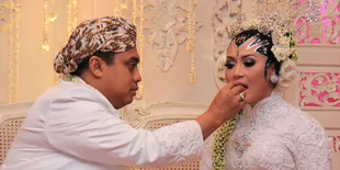 Edies Adelia Gunakan Uang 1 Miliar Dari Suami Untuk Beli Bedak