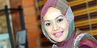 Edies Adelia: Uje Suka Kasih Saya Uang