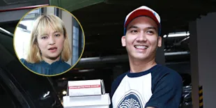 Egi John Tak Ingin Paksa Marshanda Berhijab Lagi