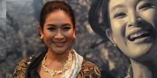 [Eksklusif] Perhiasan Happy Salma Diberi Sesaji Sebelum Dijual?