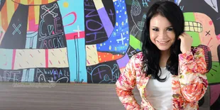 [Eksklusif] Pertama Kali, Rossa Ungkap Isi Tas Hermes-nya