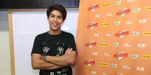 El Rumi Senang Dhani dan Maia 'Rujuk' di Wisuda Kelulusan SMA-nya