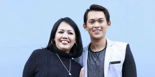 Elly Sugigi dan Irfan Sbaztian Fitting Baju, Akan Segera Menikah?