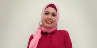 Elly Sugigi Tak Malu Jika Harus Balik Jualan Sayur Lagi