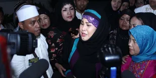 Elvi Sukaesih Berniat Duetkan Anak Dengan Uje