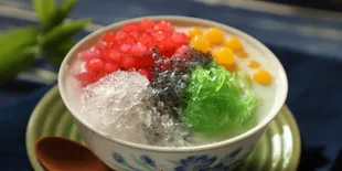 Enak Diminum Siang-Malam, Cobain Segarnya Minuman Khas Malang Ini!