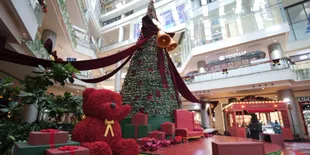 Enchanted Noel di PIK Avenue: Dari Ice Skating sampai Parade Santa