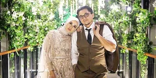 Engku Emran Ultah ke-43, Laudya Cynthia Bella Beri Kue Sederhana