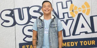 Ernest Prakasa Akui Tiket Selalu Habis di 'SUSAH SINYAL' Stand Up Comedy Tour