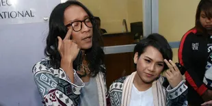 Evelyn Makin Feminin, Aming Tak Mau Anggap Istrinya Lebih Baik