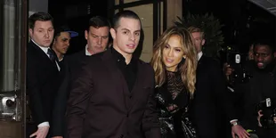 Fakta-Fakta di Balik Putusnya Jennifer Lopez - Casper Smart