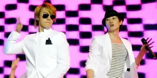 Fans Berebut Bisa Berfoto Dengan Standee Super Junior