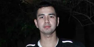Fans Raffi Ahmad Gelar 'Pesta' di Depan BNN