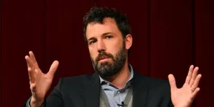Fans Tolak Ben Affleck Perankan Batman