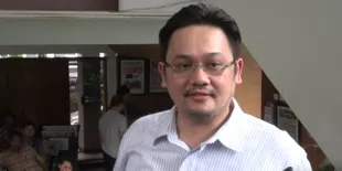 Farhat Abbas Akui Jago di Ranjang & Bikin Regina Tergila-Gila