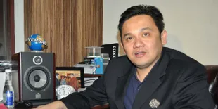 Farhat Abbas Anggap Sah Ustaz Solmed Pasang Tarif