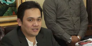 Farhat Abbas Tantang Balik Keluarga Dhani dan Deddy Corbuzier